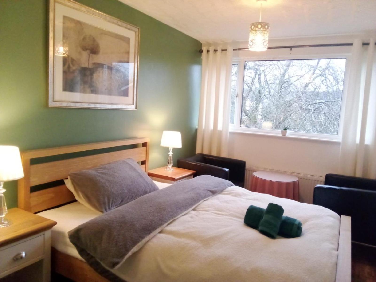 1 Luxurious Double Bedroom With Private Shower レディング エクステリア 写真